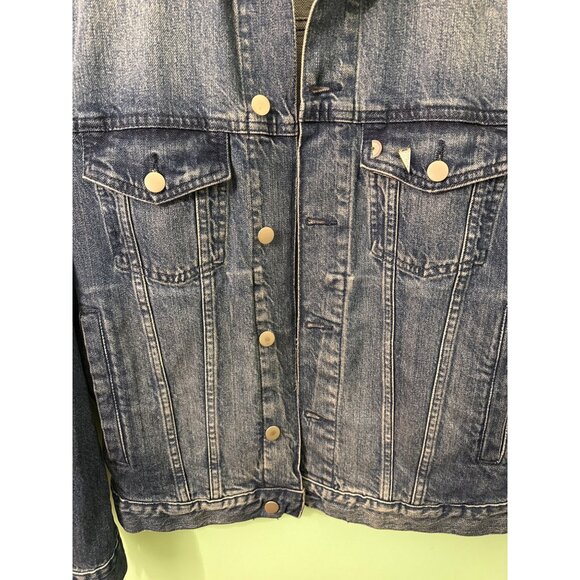 H&M Vintage-Style Medium Wash Denim Jacket With Snap Buttons & Chest Pockets - Picture 3 of 9